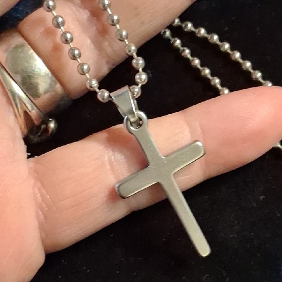 Silver Stainless Steel Cross Pendant Necklace 20 In Long Perfect Size. - Picture 2 of 4